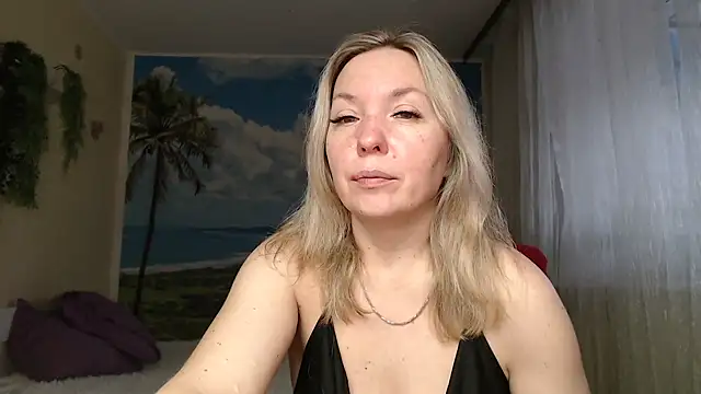 Snapshot of soaring_love chatting on December 2025 05:35:02 AM soaring love online show from December 2025 05:35:02 AM