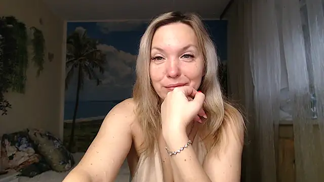 Snapshot of soaring_love chatting on October 2025 04:35:01 AM soaring love online show from October 2025 04:35:01 AM