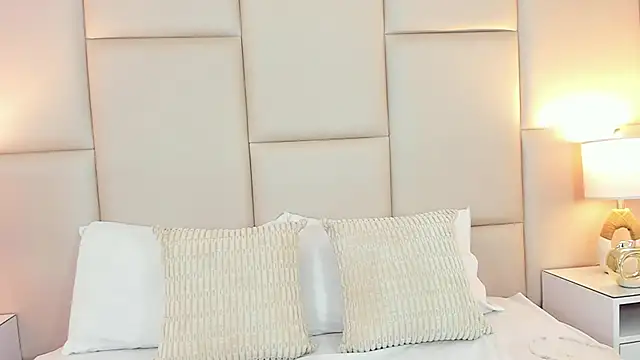 AntoniaRoss  online show from March 2026 01:06:02 PM