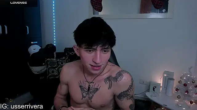 Snapshot of Thomass_clark chatting on December 2024 01:24:01 AM Thomass clark online show from December 2024 01:24:01 AM