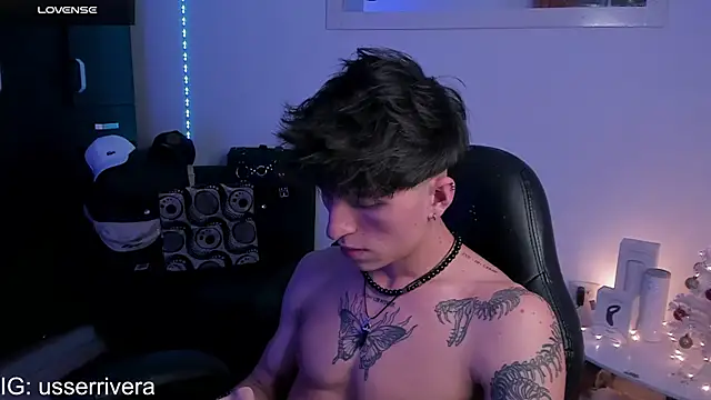 Snapshot of Thomass_clark chatting on December 2024 04:27:02 AM Thomass clark online show from December 2024 04:27:02 AM