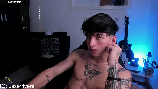 Snapshot of Thomass_clark chatting on January 2025 03:56:02 AM Thomass clark online show from January 2025 03:56:02 AM