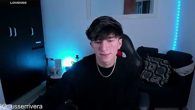 Snapshot of Thomass_clark chatting on February 2025 12:20:02 AM Thomass clark online show from February 2025 12:20:02 AM