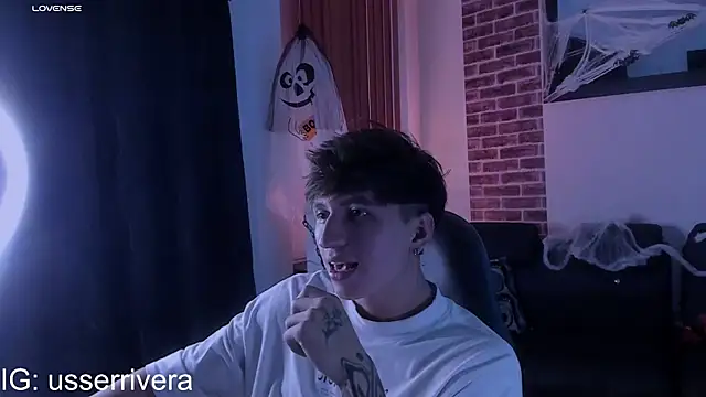 Snapshot of Thomass_clark chatting on October 2025 02:56:01 AM Thomass clark online show from October 2025 02:56:01 AM