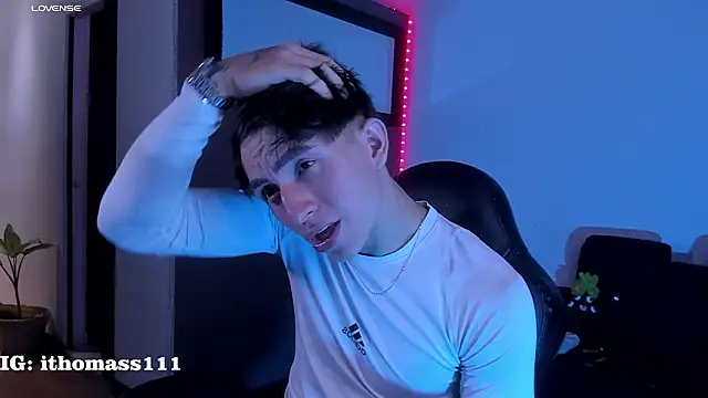 Snapshot of Thomass_clark chatting on March 2026 12:39:01 AM Thomass clark online show from March 2026 12:39:01 AM