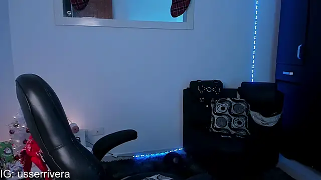 Snapshot of Thomass_clark chatting on December 2024 01:12:01 AM Thomass clark online show from December 2024 01:12:01 AM