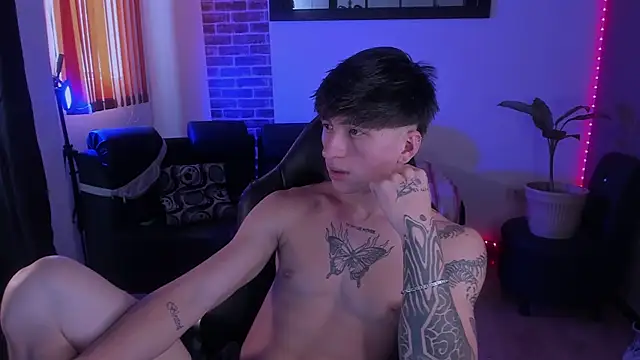 Snapshot of Thomass_clark chatting on February 2026 08:33:02 PM Thomass clark online show from February 2026 08:33:02 PM