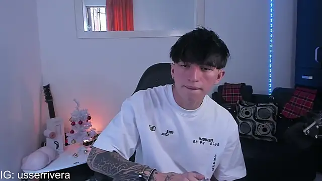 Snapshot of Thomass_clark chatting on December 2024 07:22:01 PM Thomass clark online show from December 2024 07:22:01 PM