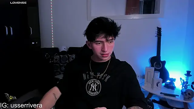 Snapshot of Thomass_clark chatting on January 2025 12:45:01 AM Thomass clark online show from January 2025 12:45:01 AM