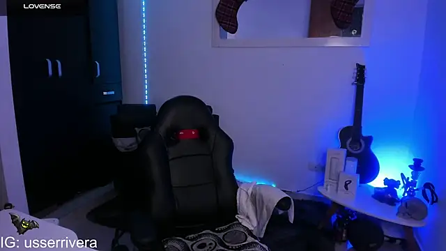 Snapshot of Thomass_clark chatting on January 2025 02:04:01 AM Thomass clark online show from January 2025 02:04:01 AM