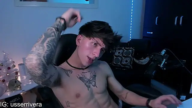 Snapshot of Thomass_clark chatting on December 2024 05:14:02 AM Thomass clark online show from December 2024 05:14:02 AM