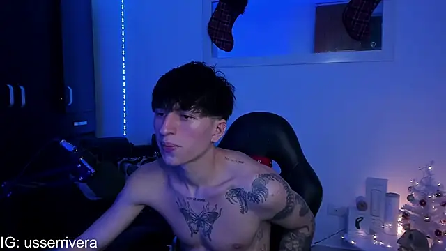 Snapshot of Thomass_clark chatting on December 2024 02:08:02 AM Thomass clark online show from December 2024 02:08:02 AM