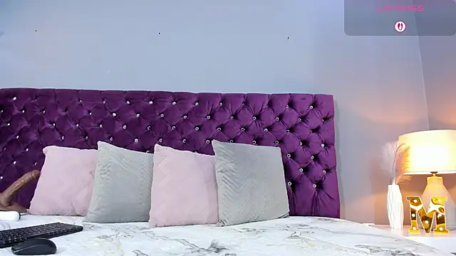 Snapshot of MauraGray chatting on November 2025 08:23:01 PM MauraGray online show from November 2025 08:23:01 PM