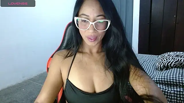 Emiliklauss22 online show from November 2025 06:58:01 AM