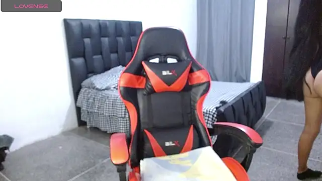 Emiliklauss22 online show from October 2025 06:13:01 AM