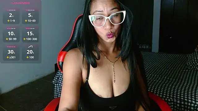 Snapshot of Emiliklauss22 chatting on March 2026 09:15:02 PM Emiliklauss22 online show from March 2026 09:15:02 PM