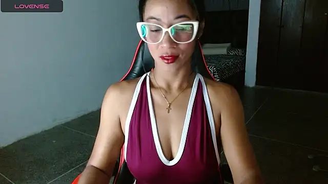 Emiliklauss22 online show from November 2025 05:22:01 AM