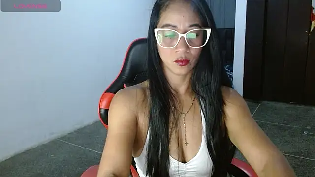 Emiliklauss22 online show from May 2026 06:21:02 AM