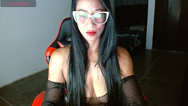 Emiliklauss22 online show from April 2026 04:19:02 AM