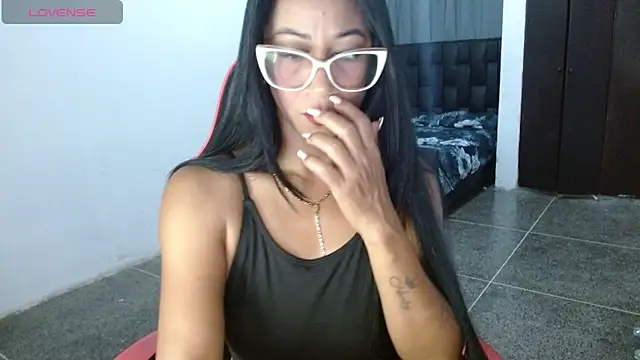 Emiliklauss22 online show from April 2026 09:10:02 AM