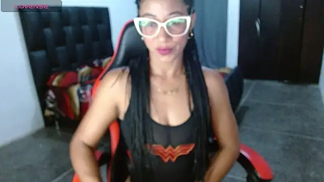 Emiliklauss22 online show from April 2026 10:00:01 AM