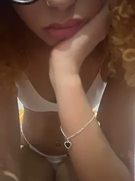 laisviana21 online show from November 2025 08:57:02 PM