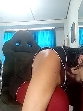 kelly dirty  online show from April 2026 05:28:02 PM