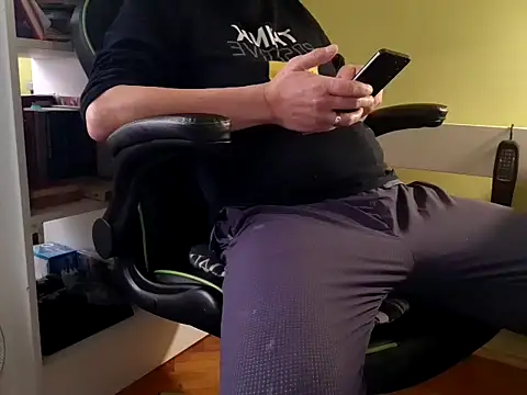 feathersify online show from November 2025 07:31:01 AM