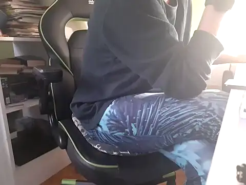 feathersify online show from October 2025 08:35:02 AM