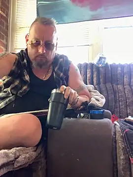 Snapshot of Littledick007007 chatting on May 2026 04:28:01 PM Littledick007007 online show from May 2026 04:28:01 PM