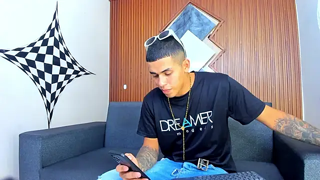 yeckodream online show from March 2025 03:44:01 AM