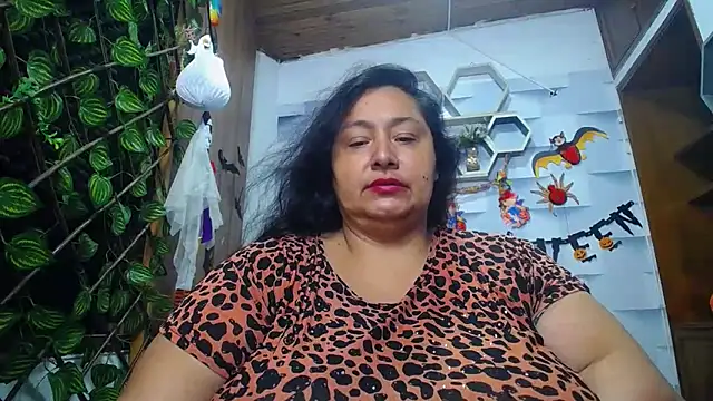 Snapshot of TistMature chatting on October 2025 01:34:01 PM TistMature online show from October 2025 01:34:01 PM