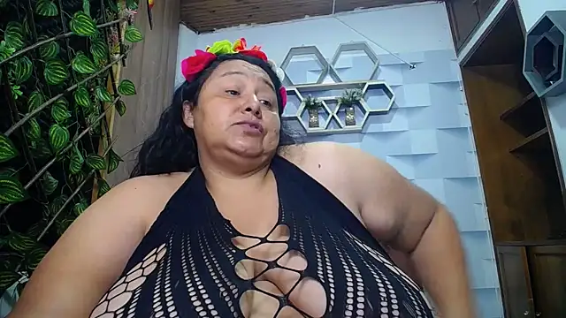 Snapshot of TistMature chatting on November 2025 01:11:01 PM TistMature online show from November 2025 01:11:01 PM