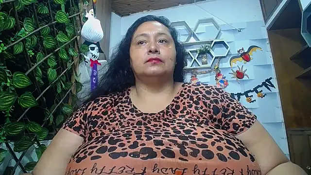 Snapshot of TistMature chatting on October 2025 01:32:01 PM TistMature online show from October 2025 01:32:01 PM