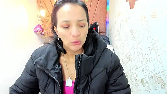 MarilynMiilf  online show from December 2025 08:25:02 PM