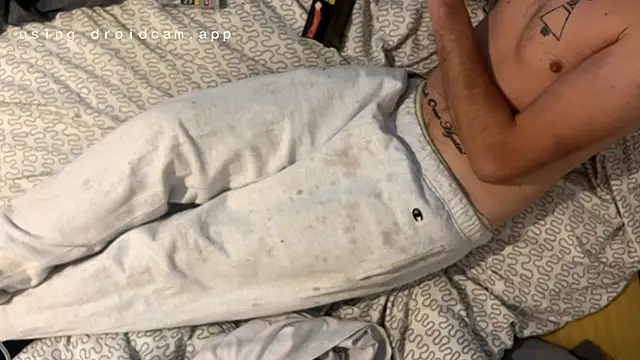 Snapshot of ThatGuyNextDoor1992 chatting on October 2025 10:10:02 PM ThatGuyNextDoor1992 online show from October 2025 10:10:02 PM