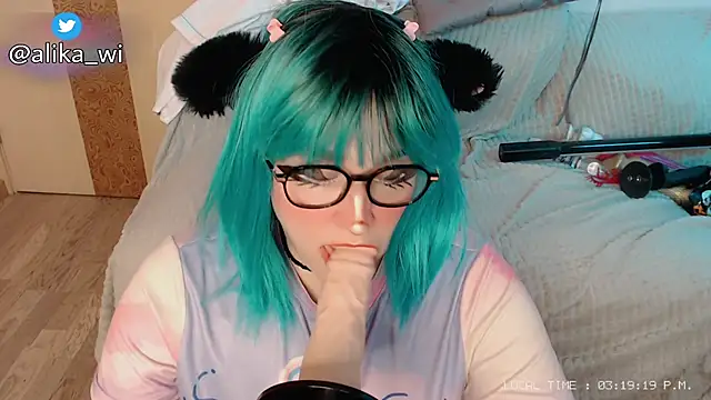 kitty alika online show from November 2025 12:19:01 PM