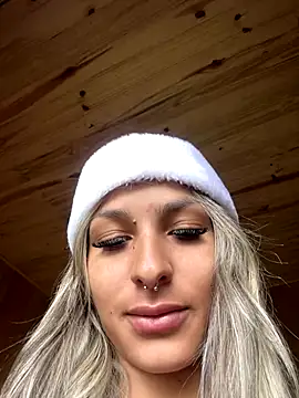 AliceStone19 online show from December 2025 05:39:02 PM