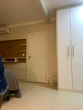 Snapshot of AliceStone19 chatting on October 2025 05:01:01 PM AliceStone19 online show from October 2025 05:01:01 PM