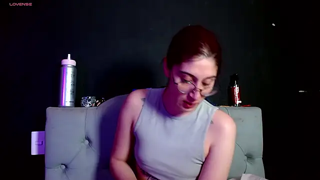 Snapshot of Red-moon1 chatting on January 2026 06:50:02 AM Red-moon1 online show from January 2026 06:50:02 AM