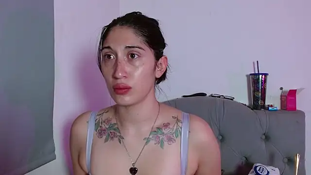 Snapshot of Red-moon1 chatting on November 2025 05:08:01 AM Red-moon1 online show from November 2025 05:08:01 AM