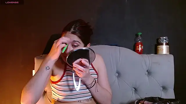 Snapshot of Red-moon1 chatting on February 2026 04:56:02 AM Red-moon1 online show from February 2026 04:56:02 AM