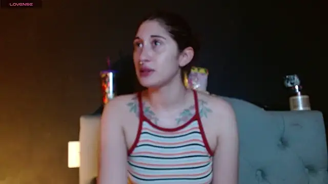 Red-moon1 online show from April 2026 04:02:02 AM