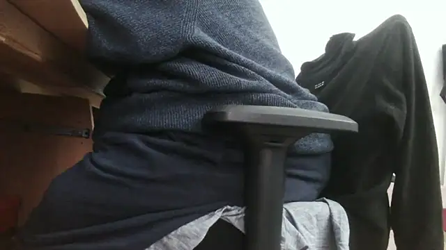 Snapshot of chubbysmallcock@xh chatting on March 2025 04:58:02 PM chubbysmallcockxh online show from March 2025 04:58:02 PM