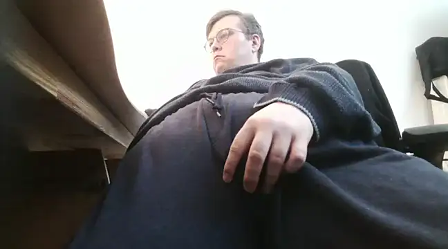 Snapshot of chubbysmallcock@xh chatting on March 2025 05:22:01 PM chubbysmallcockxh online show from March 2025 05:22:01 PM