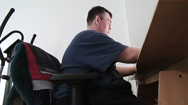 Snapshot of chubbysmallcock@xh chatting on June 2026 05:34:02 PM chubbysmallcockxh online show from June 2026 05:34:02 PM