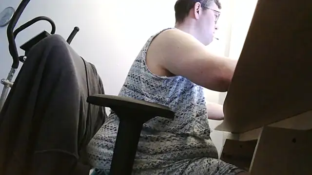 Snapshot of chubbysmallcock@xh chatting on May 2026 06:13:01 PM chubbysmallcockxh online show from May 2026 06:13:01 PM