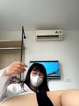 Onee-Chew online show from December 2025 06:40:01 AM