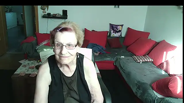 HeisseomaOriginal online show from April 2026 07:14:01 AM