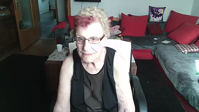 HeisseomaOriginal online show from May 2026 07:13:01 AM